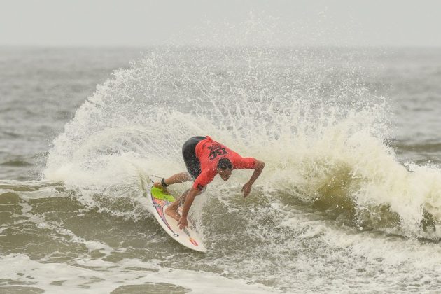 Diego Rosa, CBSurf BC Surf Festival, Praia Central, Camboriú (SC). Foto: Márcio David.