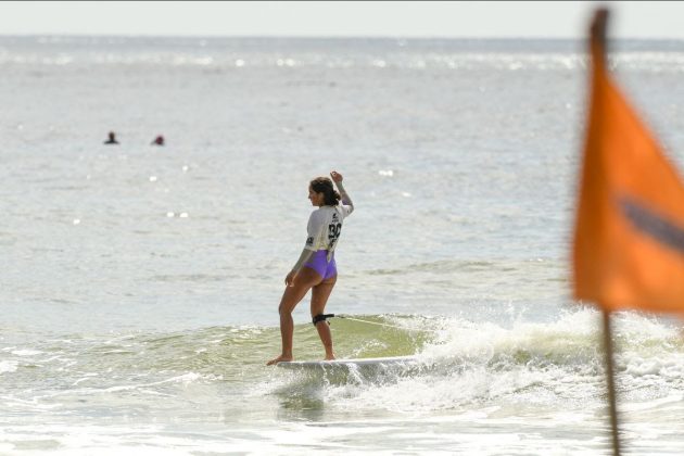 Angelina Robles, CBSurf BC Surf Festival, Praia Central, Camboriú (SC). Foto: Márcio David.