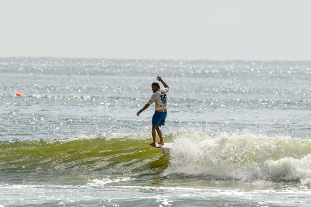 Fábio Alves, CBSurf BC Surf Festival, Praia Central, Camboriú (SC). Foto: Márcio David.