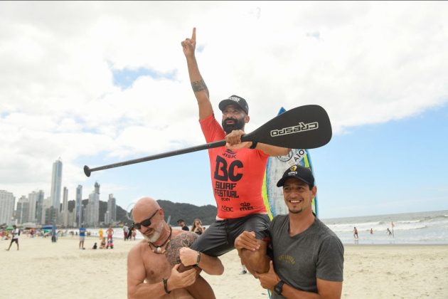 Adriano Trinca Ferro, CBSurf BC Surf Festival, Praia Central, Camboriú (SC). Foto: Márcio David.