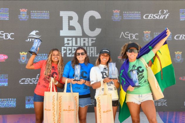 Pódio Longboard Pro Feminino, CBSurf BC Surf Festival, Praia Central, Camboriú (SC). Foto: Márcio David.