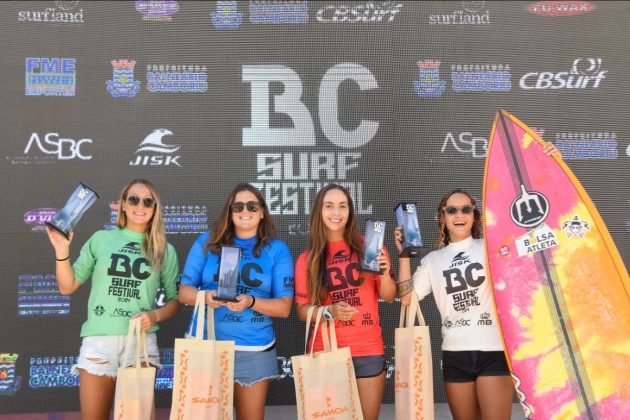 Pódio SUP Pro Feminino, CBSurf BC Surf Festival, Praia Central, Camboriú (SC). Foto: Márcio David.