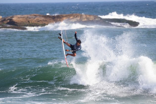 Cauã Costa, Corona Saquarema Pro 2024, Itaúna, Rio de Janeiro. Foto: WSL / Daniel Smorigo.