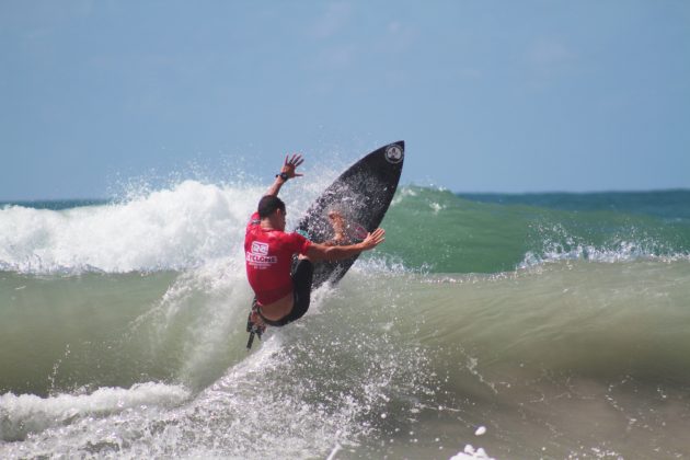 Israel Junior, Francês Surf Festival, Marechal Deodoro (AL). Foto: Alexandre Gondim.