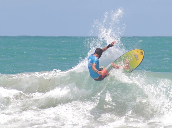 Junior Rocha, Pernambucano de Surf 2024, Praia do Cupe, Porto de Galinhas, Ipojuca (PE). Foto: Alexandre Gondim.