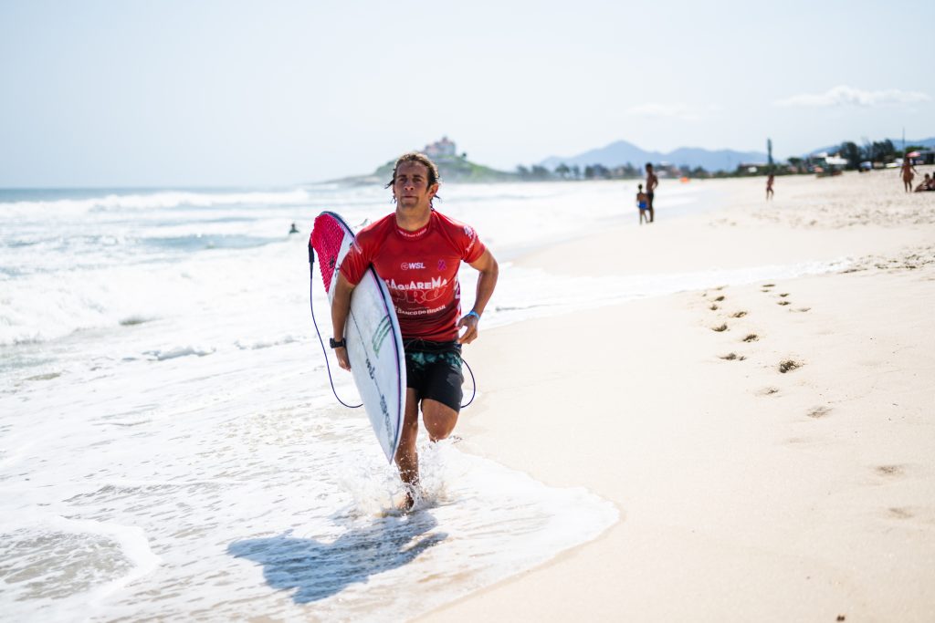 Argentino Nacho Gundesen lidera classificação do Circuito Banco do Brasil.