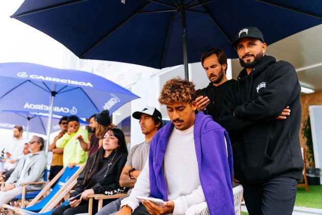 Samuel Pupo, Miguel Pupo e Michael Rodrigues, Ericeira Pro 2024, Ribeira D'Ilhas, Portugal. Foto: WSL / Manel Geada.