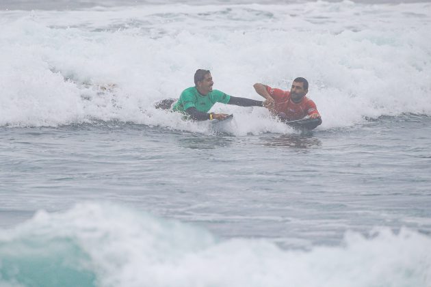 Samuel Pupo e Rafael Teixeira, Ericeira Pro 2024, Ribeira D'Ilhas, Portugal. Foto: WSL / Masurel.