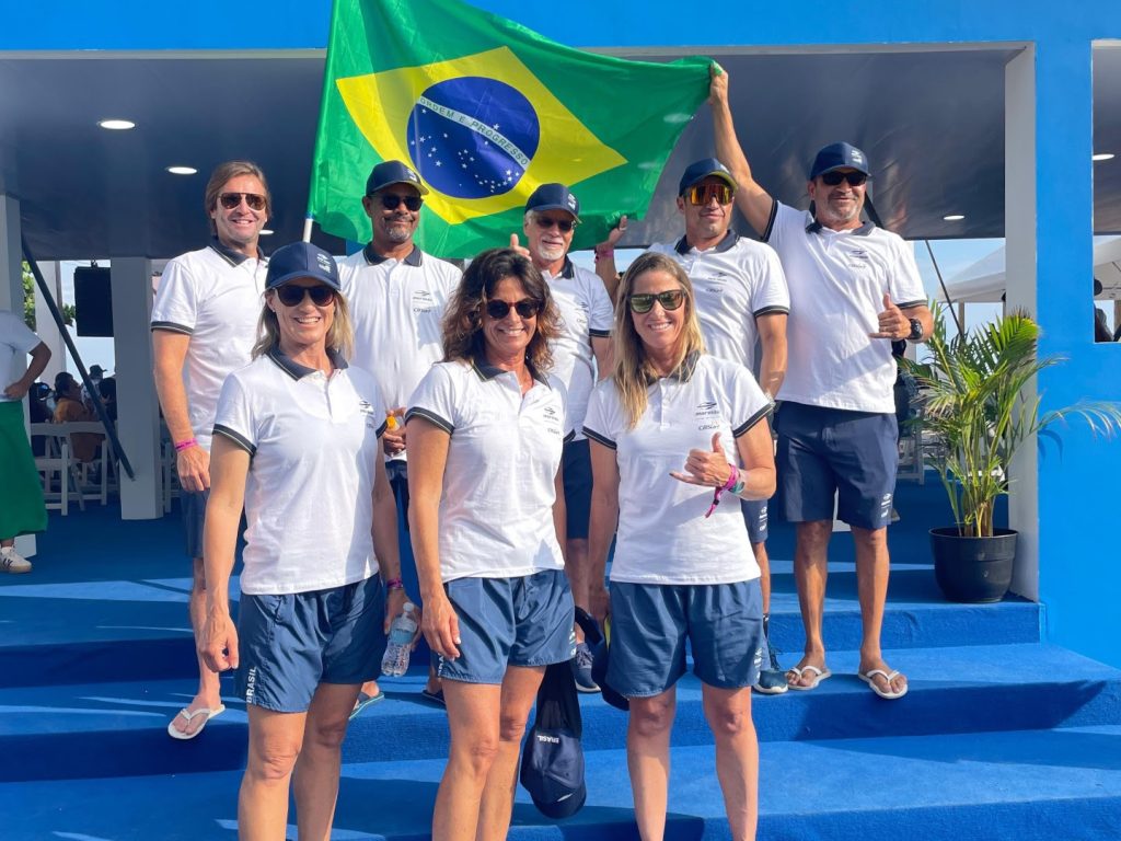 Seleção Brasileira Master na cerimônia de abertura do Mundial Master da ISA.