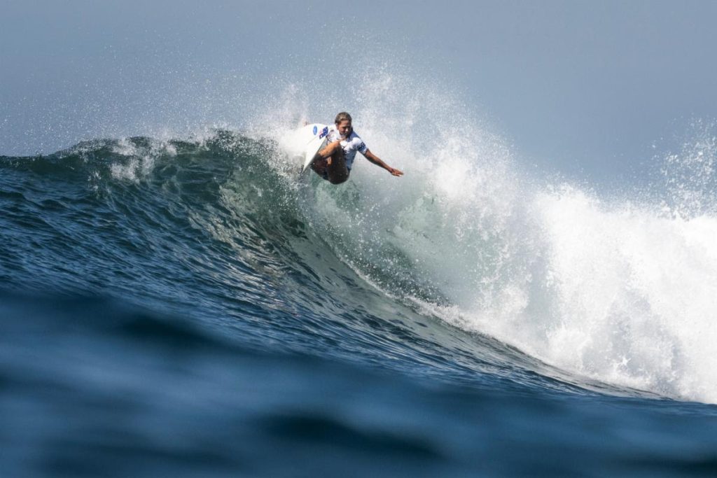 Havaiana Melanie Bartels segue no páreo.