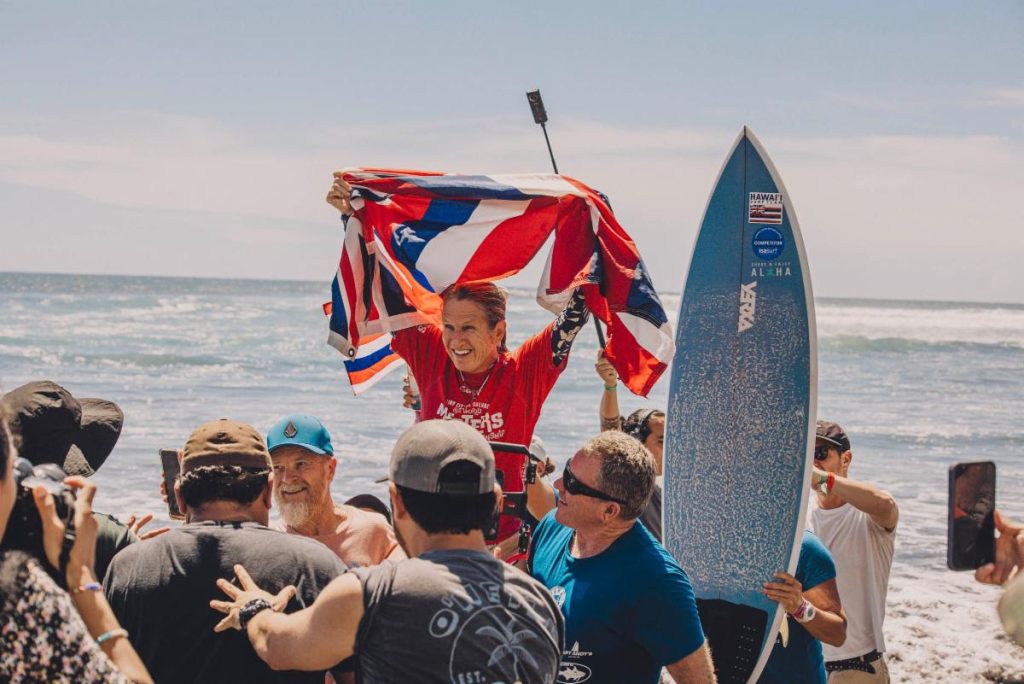 Havaiana Becky Benson comera ouro no Mundial da ISA, El Sunzal, El Salvador.