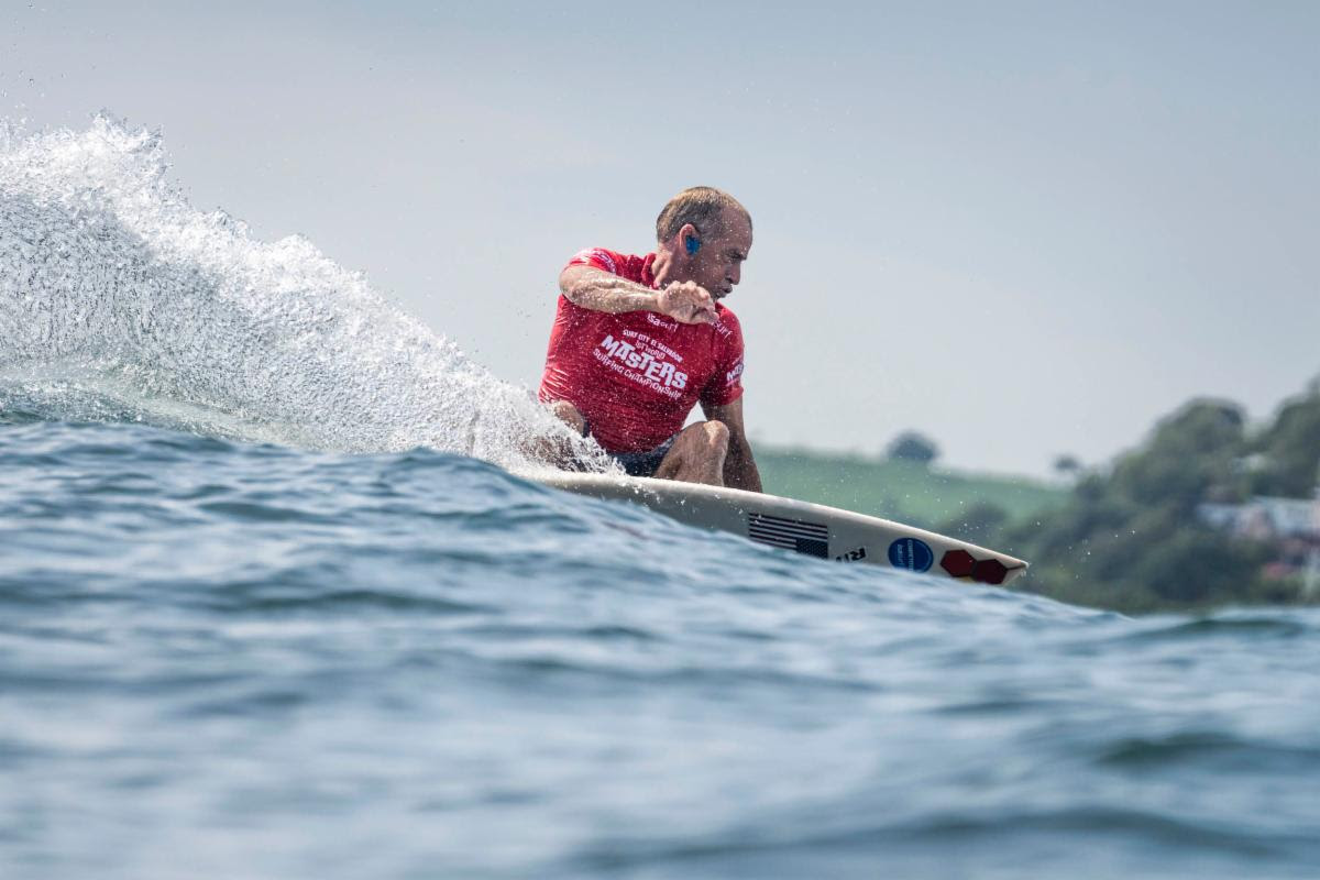 Norte-americano Tom Curren mostra todo seu estilo em El Sunzal.