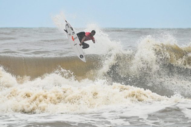 Cauã Costa, CBSurf Taça Brasil 2024. Praia dos Molhes, Torres (RS). Foto: David Castro / @davidcastrophotos.