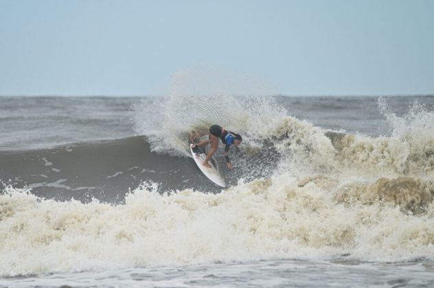 Sophia Gonçalves, CBSurf Taça Brasil 2024. Praia dos Molhes, Torres (RS). Foto: David Castro / @davidcastrophotos.