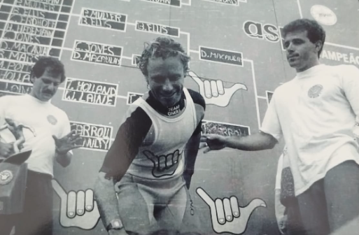 Em primeiro plano, Teco Padaratz e Flávio Boabaid durante o Hang Loose Pro Contest em 1986.