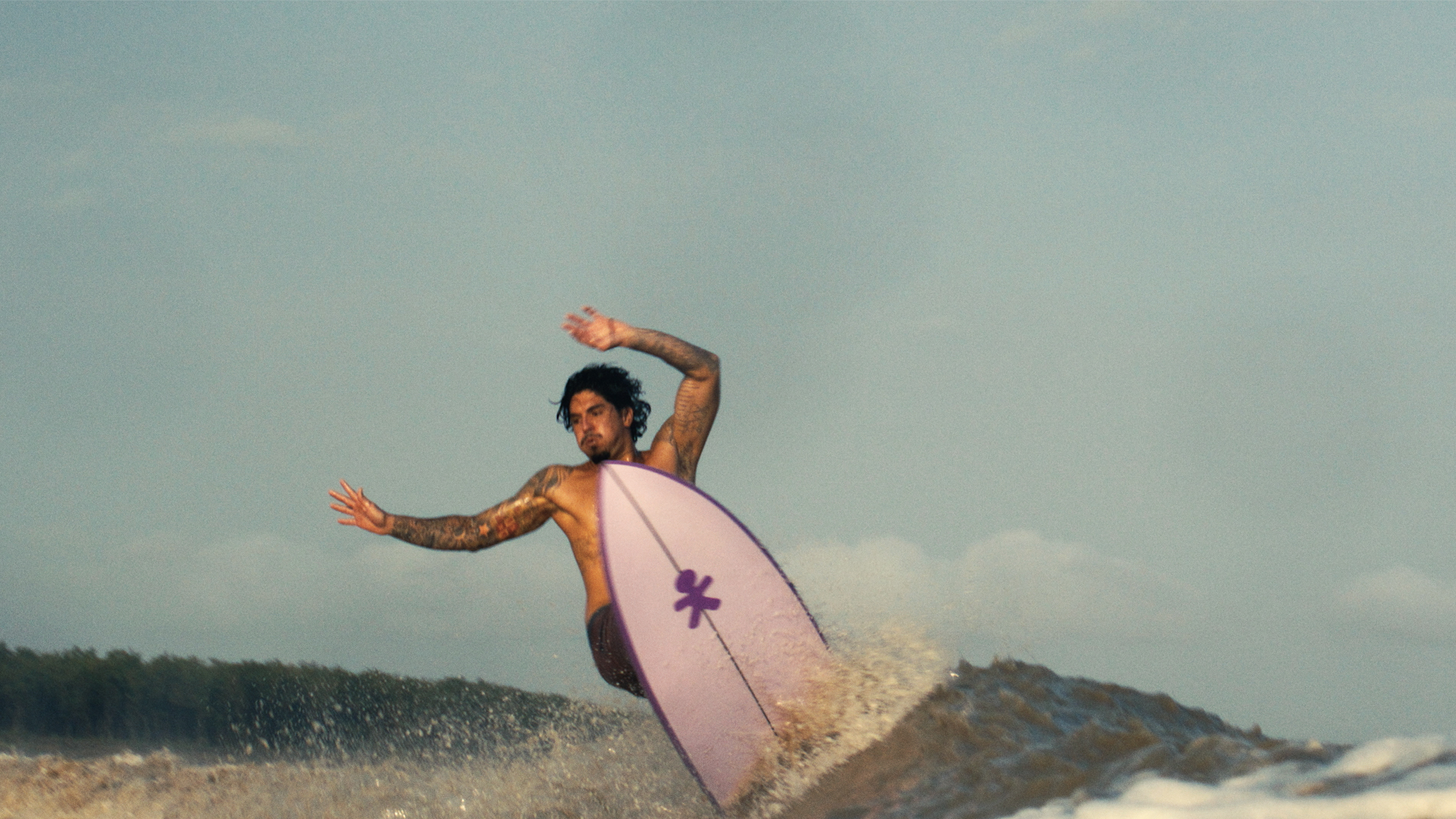 Gabriel Medina estreia no Rio Mearim, levado pela Vivo.