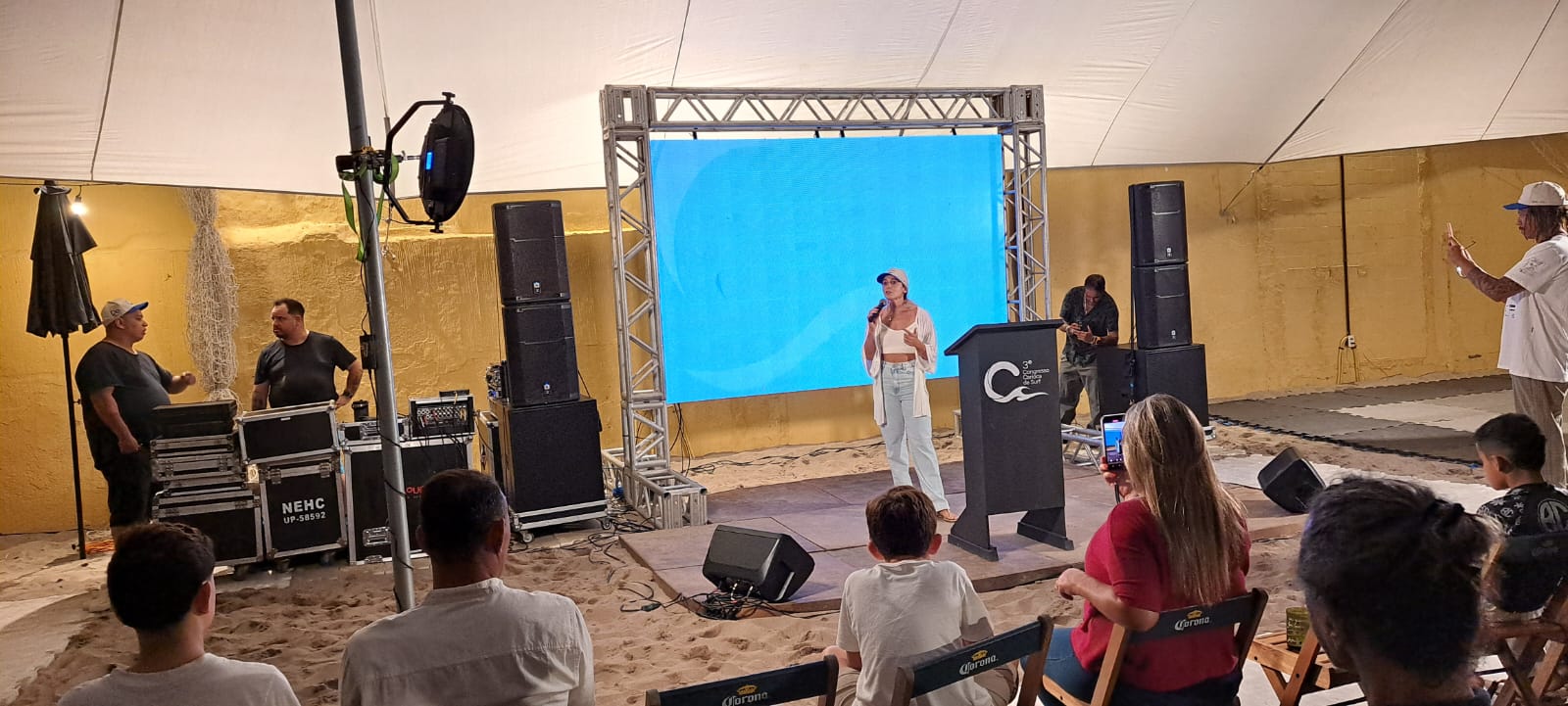 Karok Knopf inicia os trabalhos no Congresso Carioca de Surf.