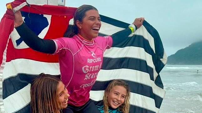 Maeva Guastalla comemora título brasileiro Sub 14.