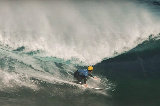 A jornada de um jovem surfista