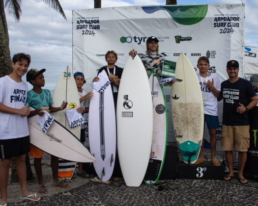 Pódio da categoria Local Grom, Arpex Finals, 2ª etapa do circuito Tyr Energia Arpoador Surf Club 2024. Foto: Federico Zambonini.