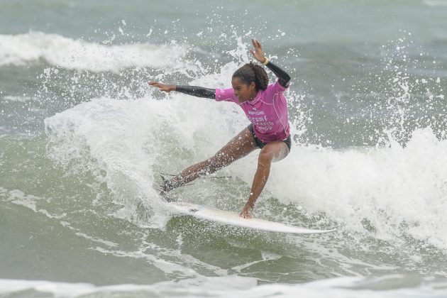 Maria Eduarda, CBSurf Rip Curl Grom Search, Praia do Tombo, Guarujá (SP). Foto: Márcio David.