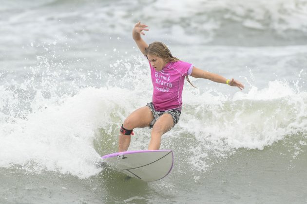 Analu Silva, CBSurf Rip Curl Grom Search, Praia do Tombo, Guarujá (SP). Foto: Márcio David.