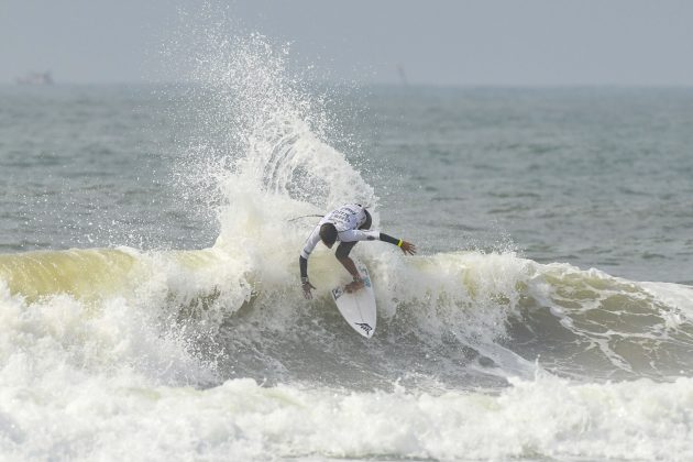 Arthur Vilar, CBSurf Rip Curl Grom Search, Praia do Tombo, Guarujá (SP). Foto: Márcio David.