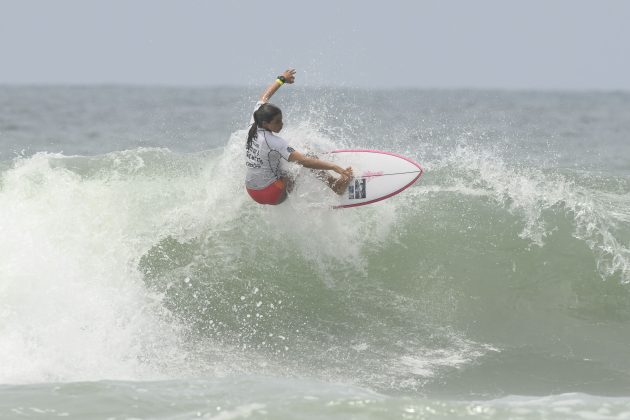 Maeva Guastalla, CBSurf Rip Curl Grom Search, Praia do Tombo, Guarujá (SP). Foto: Márcio David.