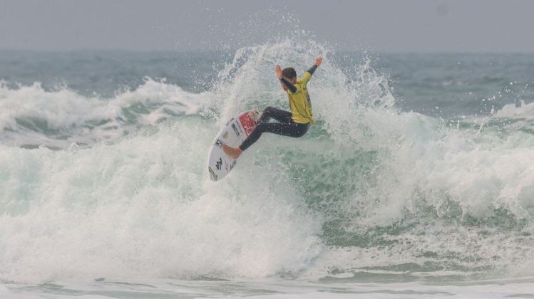 Luca Messenger, Circuito Fico Kids and Kings ASJ 2024, Praia da Joaquina, Florianópolis (SC). Foto: Fabio Barrios de Oliveira.