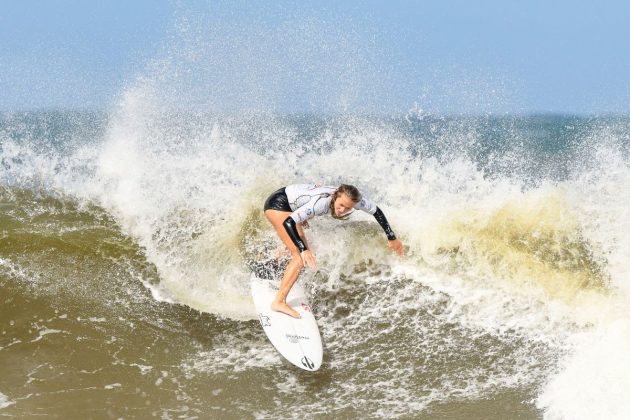 Maya Carpinelli, Jogos Abertos de Santa Catarina, Praia do Matadeiro, Florianópolis. Foto: Márcio David.