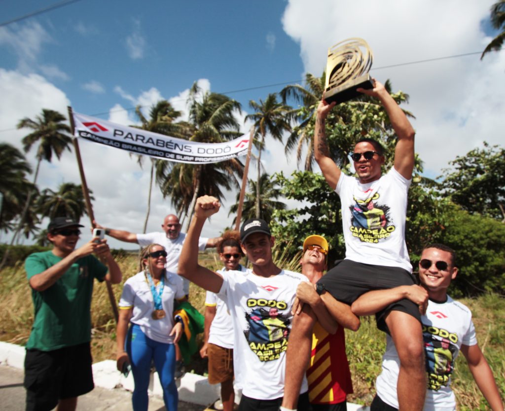 Douglas Silva é celebrado em Porto de Galinhas, Ipojuca (PE).