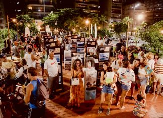 Amantes do mar colam em Santos