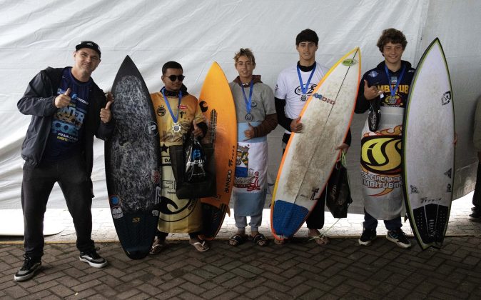 Interassociações de Surf 2024, Praia da Vila, Imbituba (SC). Foto: Angelo Possenti.