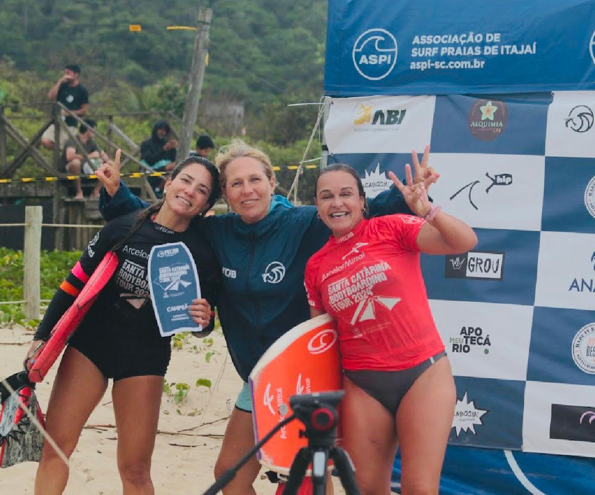 Paola Simão, Cris Silva e Neymara Carvalho.