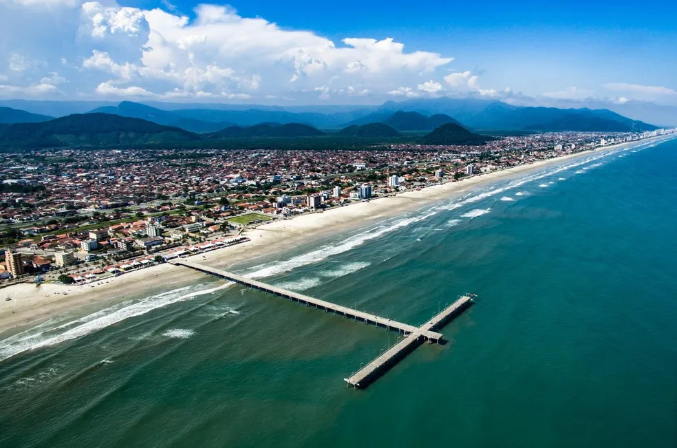 Plataforma de Pesca, na Praia de Agenor de Campos, Mongaguá (SP).