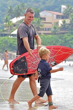 Equilibriza Surf Grommets, Praia de Pernambuco, Guarujá (SP). Foto: Divulgação.