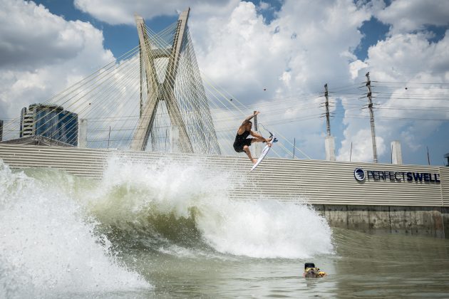 Italo Ferreira, São Paulo Surf Club, São Paulo (SP). Foto: Marcelo Maragni.