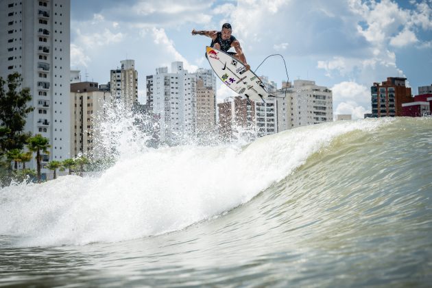Italo Ferreira, São Paulo Surf Club, São Paulo (SP). Foto: Marcelo Maragni.
