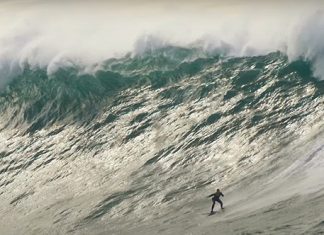 Tim Bonython captura Nazaré em 8K