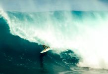 Zeke Lau confere Maui