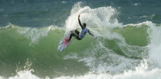 Samuel vence na estreia