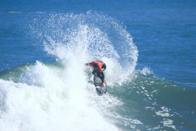 Valentin Neves, REMA WSL Festival, Praia de Itaúna, Saquarema (RJ). Foto: Aleko Stergiou.