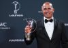 Kelly Slater reconhecido