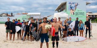 Léo Neves recebe homenagem