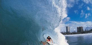 Taj Burrow renova com a Billabong