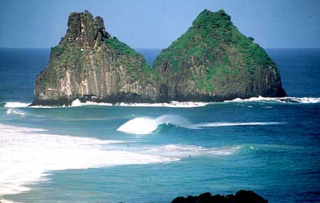 O arquipélago de Fernando de Noronha (PE) é considerado o Hawaii