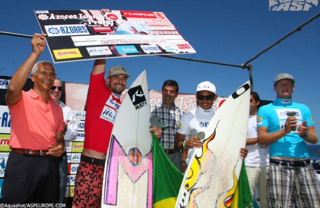 Willian Cardoso e Jadson André, Azores Island Pro 2009, Portugal. Foto: Aquashot / Aspeurope.com.