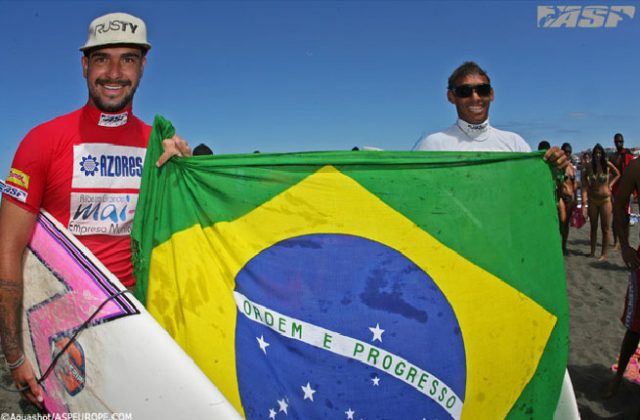 Willian Cardoso e Jadson André, Azores Island Pro 2009, Portugal. Foto: Aquashot / Aspeurope.com.