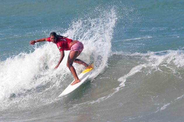 Renata Tambom, Brasileiro de Surf Universitário 2009, Ponta Negra (RN). Foto: Rodrigo Mesquita.