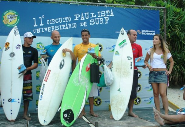 Pódio Formados, Circuito Paulista Universitário 2009, praia de Camburi, São Sebastião (SP). Foto: Gustavo Soares.